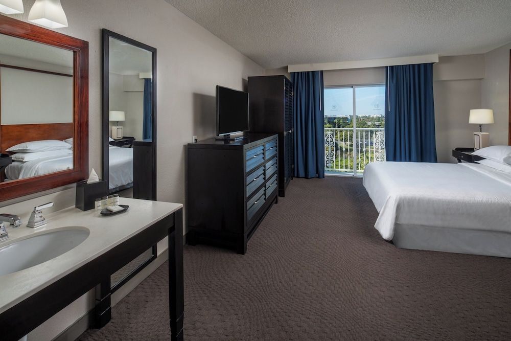 Suite, 1 Bedroom (No View)
