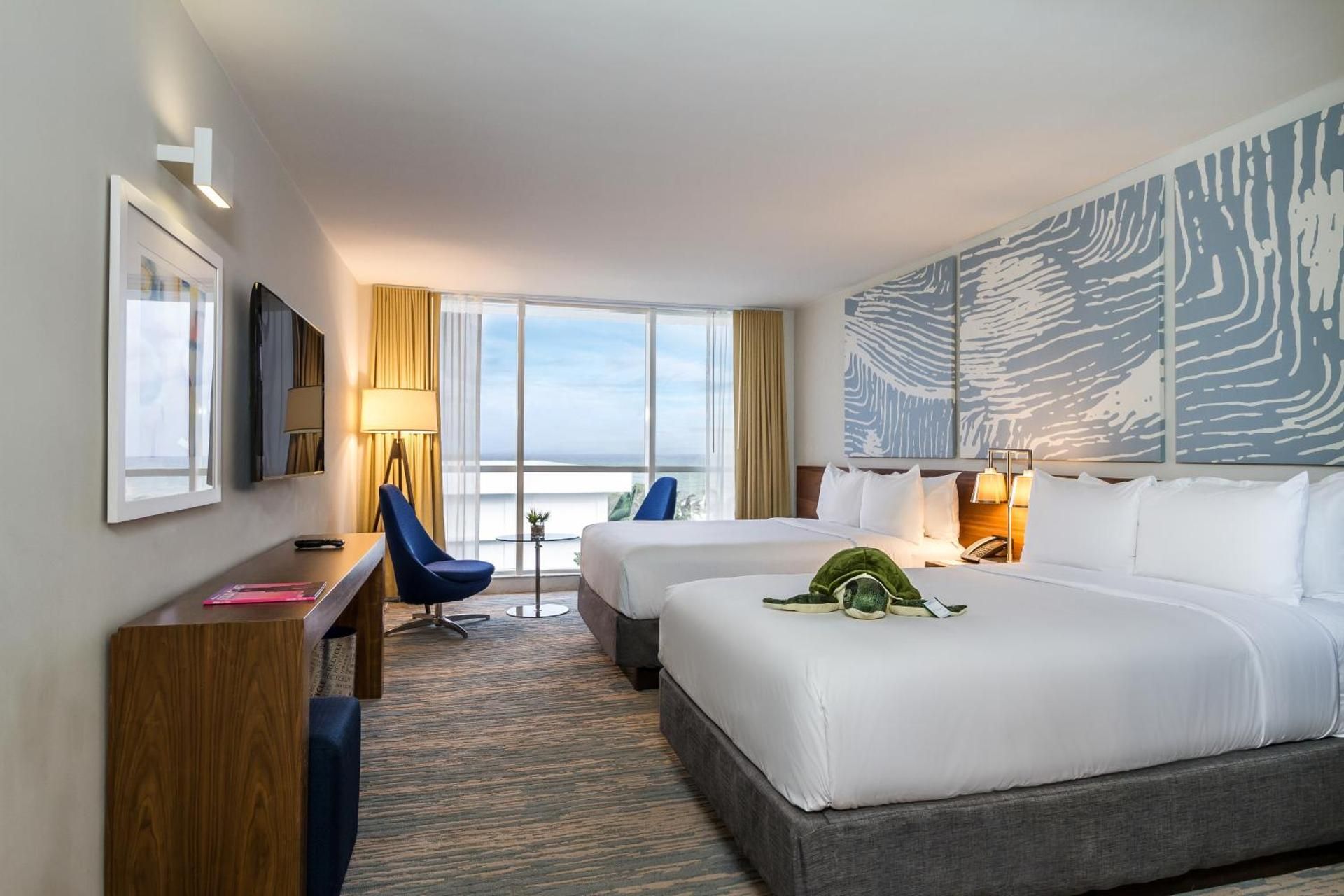 Double or Twin Room with Partial Sea View