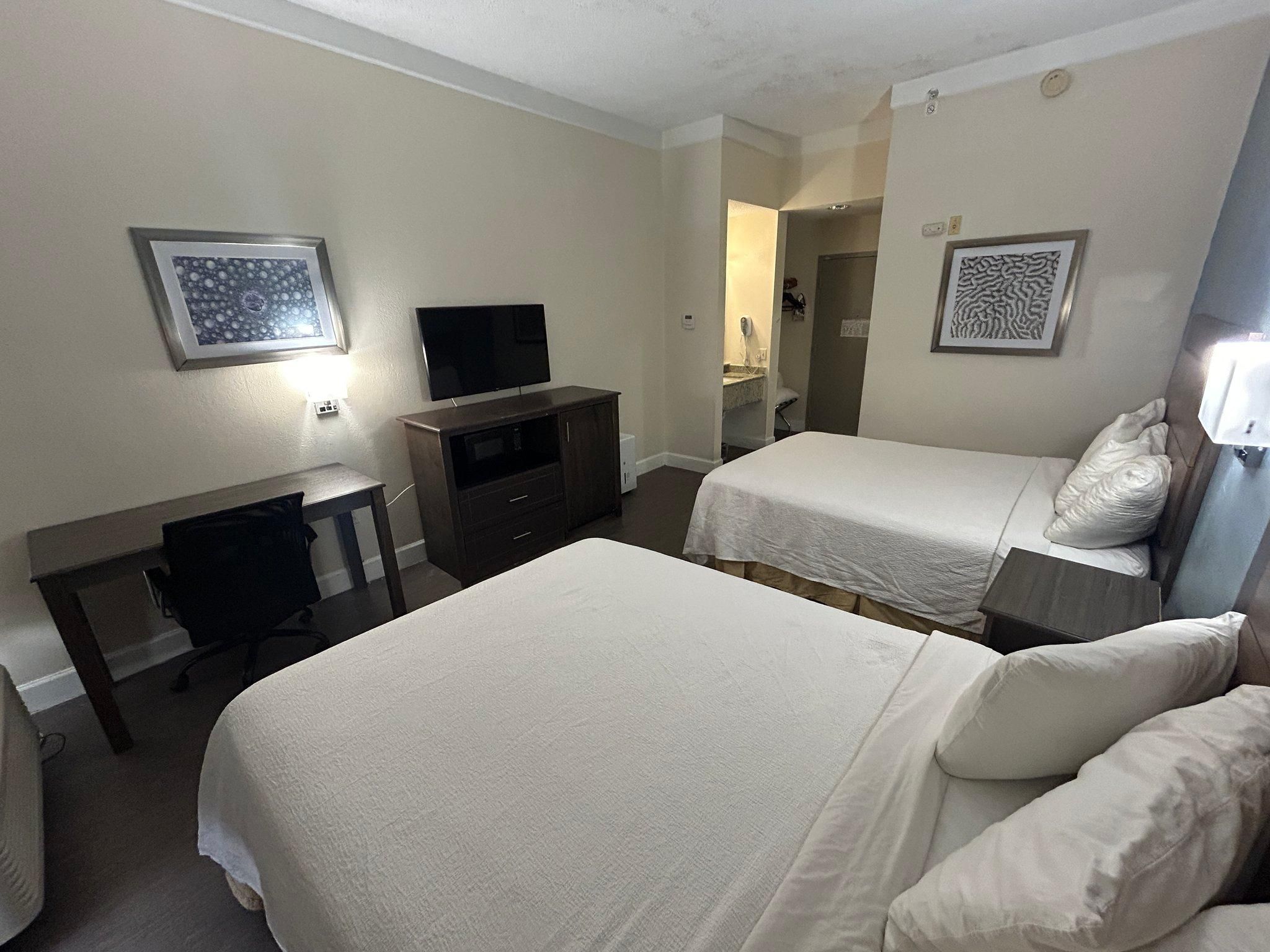 ADA Accessible Premium 2 Queen Beds with Roll-In Shower Smoke Free