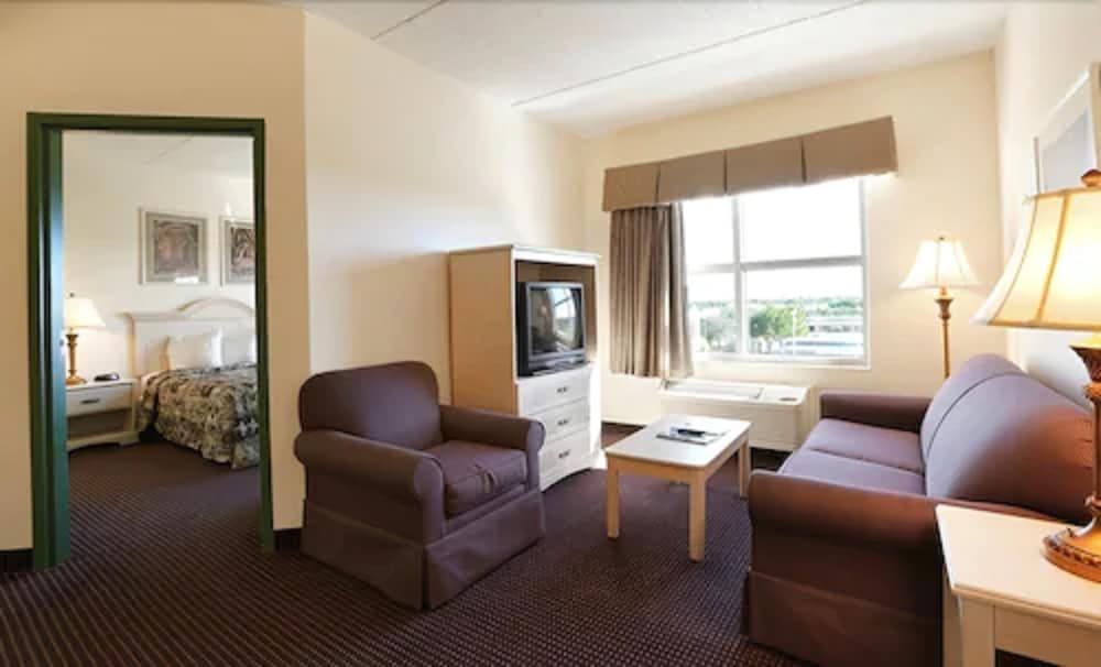 Allure Suites Standard Suite, 2 Bedrooms 3