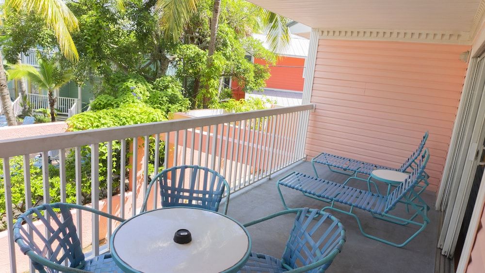 The Lighthouse Resort Inn & Suites Deluxe Suite, 1 Bedroom 5