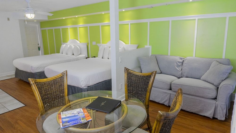 The Lighthouse Resort Inn & Suites Deluxe Junior Suite 2