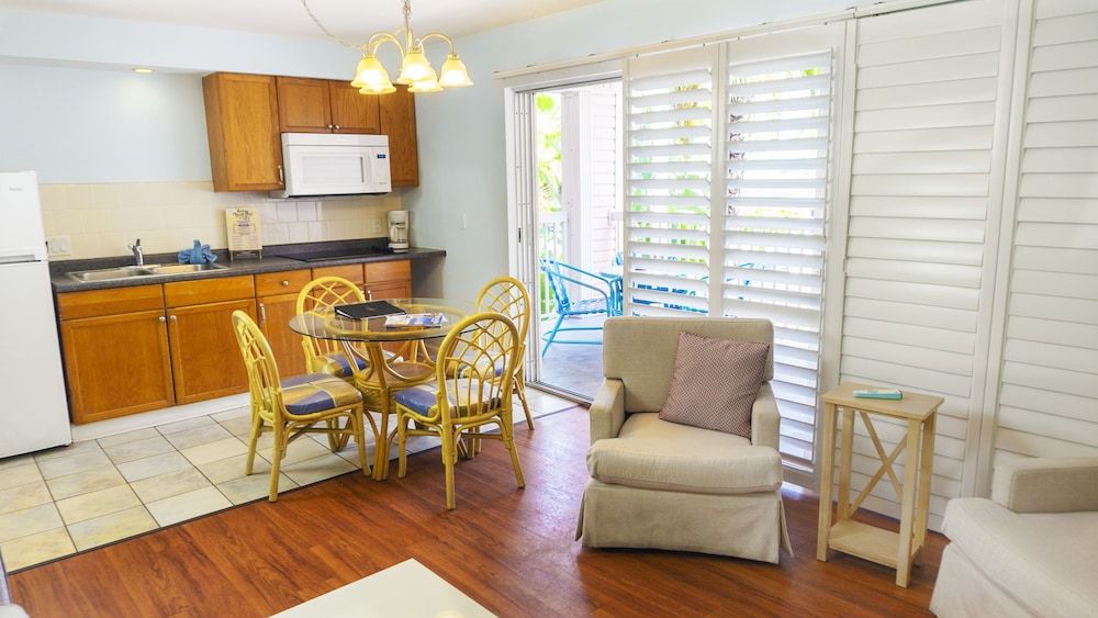 The Lighthouse Resort Inn & Suites Deluxe Suite, 1 Bedroom 2