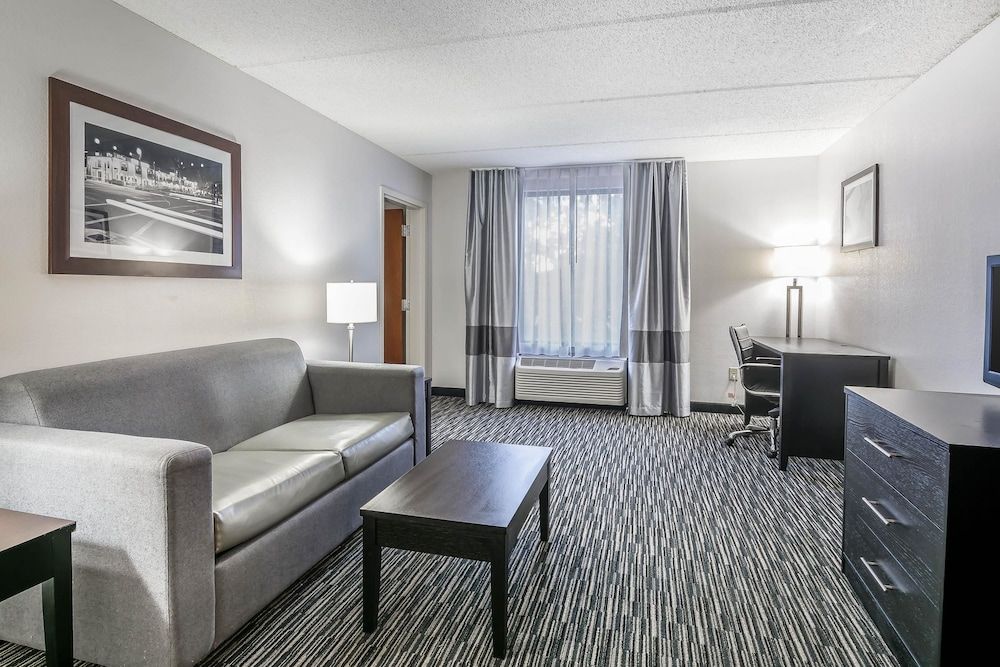 Suite, 1 King Bed with Sofa bed, Non Smoking (Not Pet Friendly)