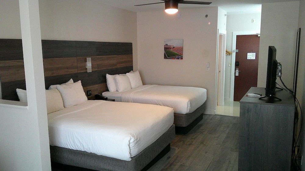 Standard Room, 2 Queen Beds, Non Smoking