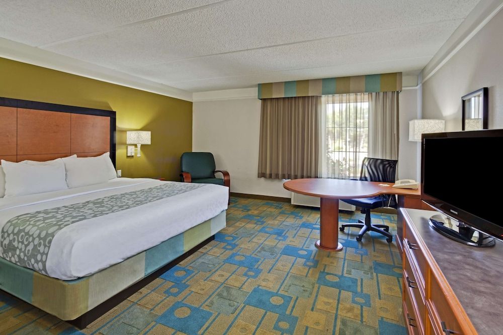 Deluxe Room, 1 King Bed, Non Smoking