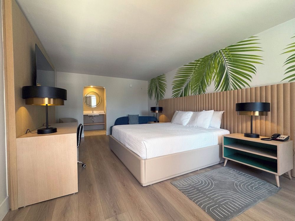Premium Room, 1 King Bed, Non Smoking