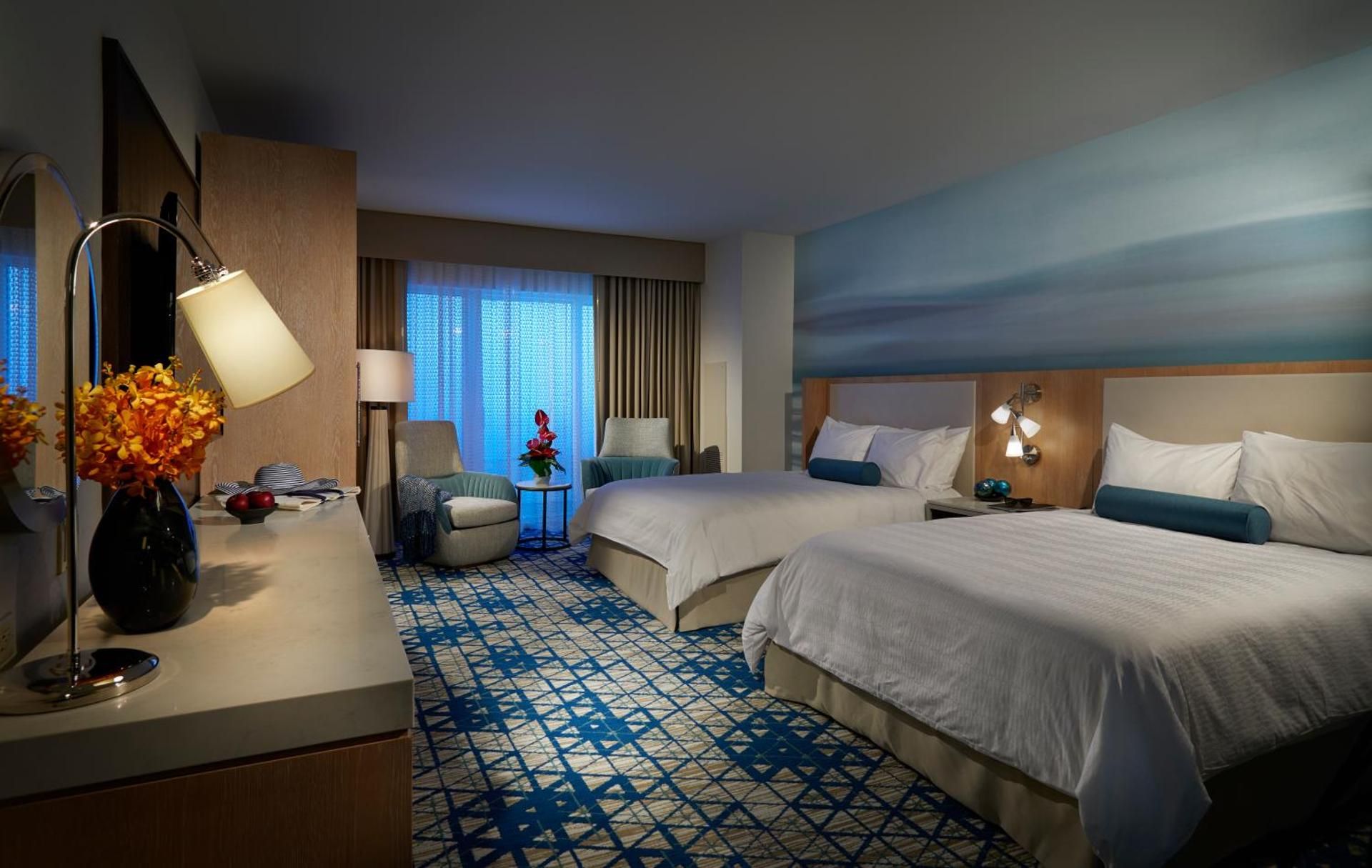 Deluxe Queen Room with Pool View