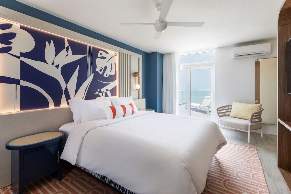 Three Waters Resort and Marina, Islamorada, a Tribute Portfolio Resort Suite, 1 King Bed with Sofa bed, Balcony, Oceanfront