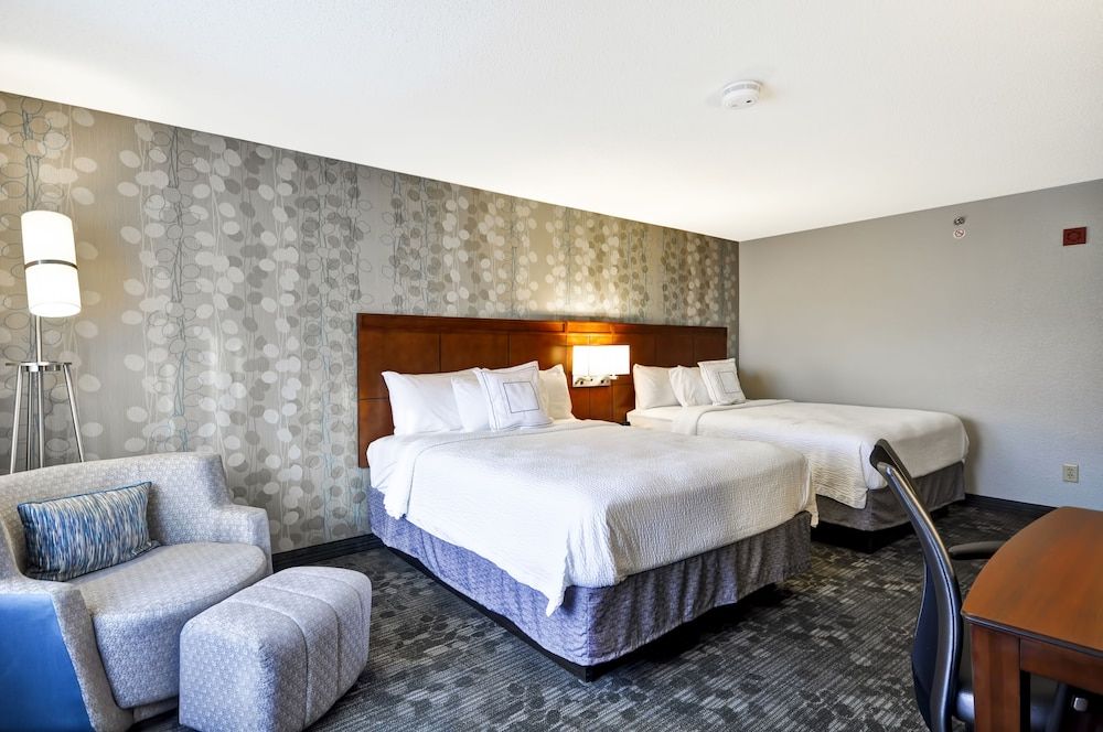 Deluxe Room, 2 Queen Beds, Non Smoking (Hearing Accessible)
