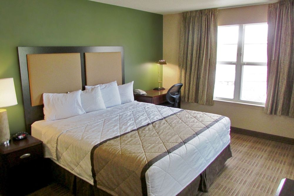 Suite, 1 King Bed with Sofa bed, Non Smoking