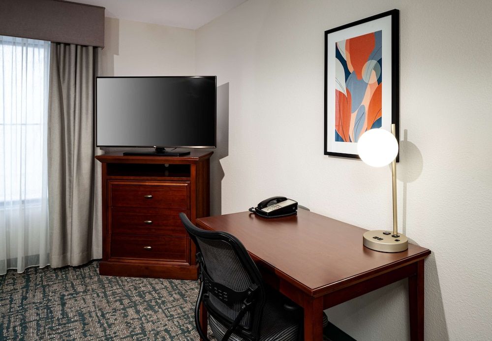 Suite, 1 King Bed, Accessible (Mobility & Hearing, Roll-in Shower)