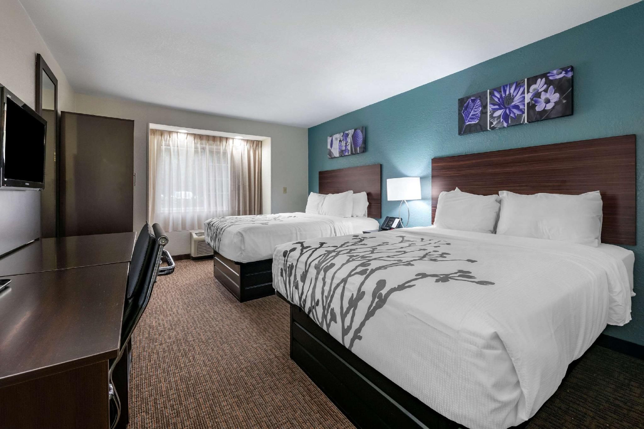 2 Queen Beds, Nonsmoking, Accessible