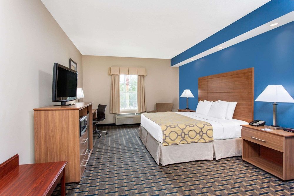 Room, 1 King Bed, Non Smoking