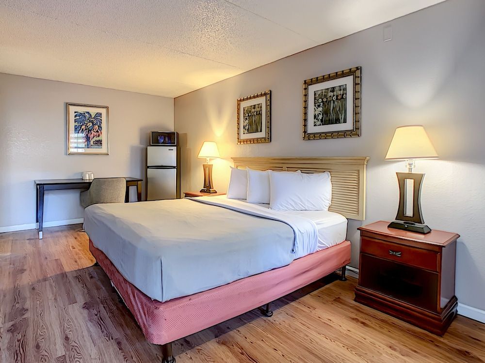 King Bed Room, Non Smoking, ADA