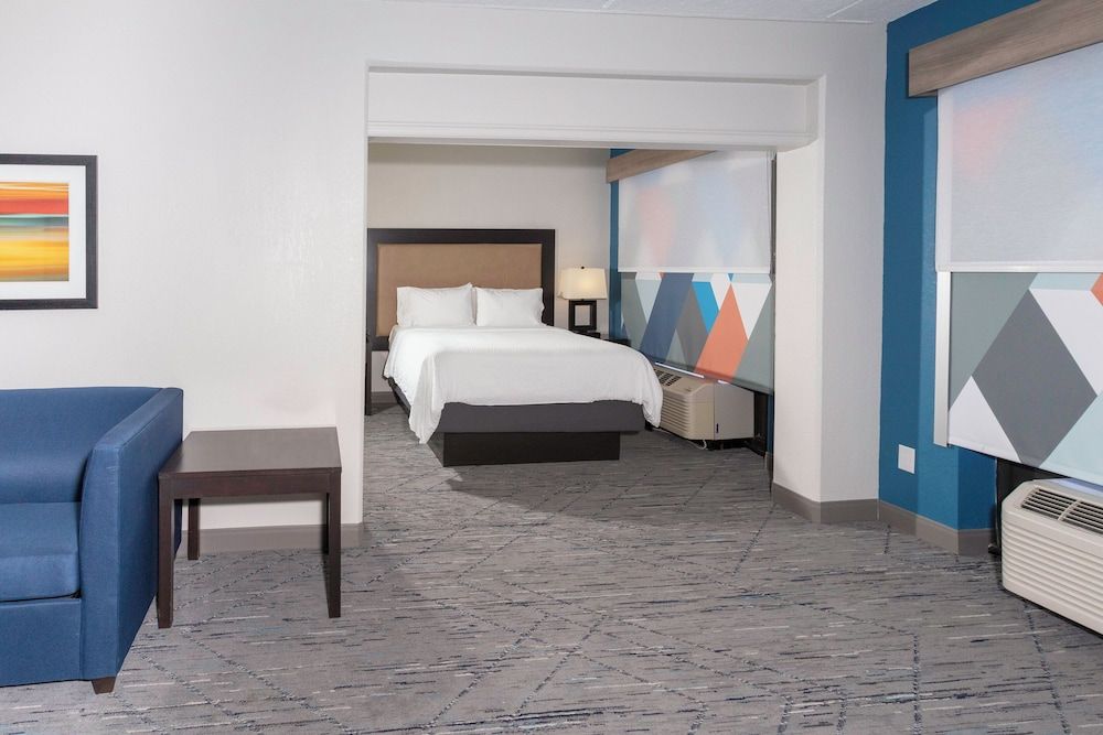 Suite, 1 Queen Bed with Sofa bed
