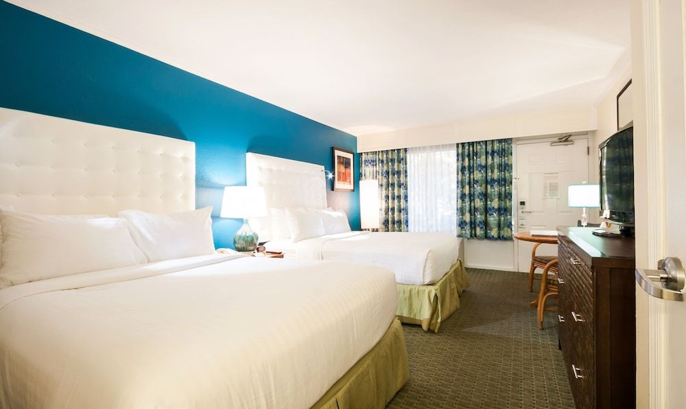 Standard Room, 2 Queen Beds, Balcony, Marina View