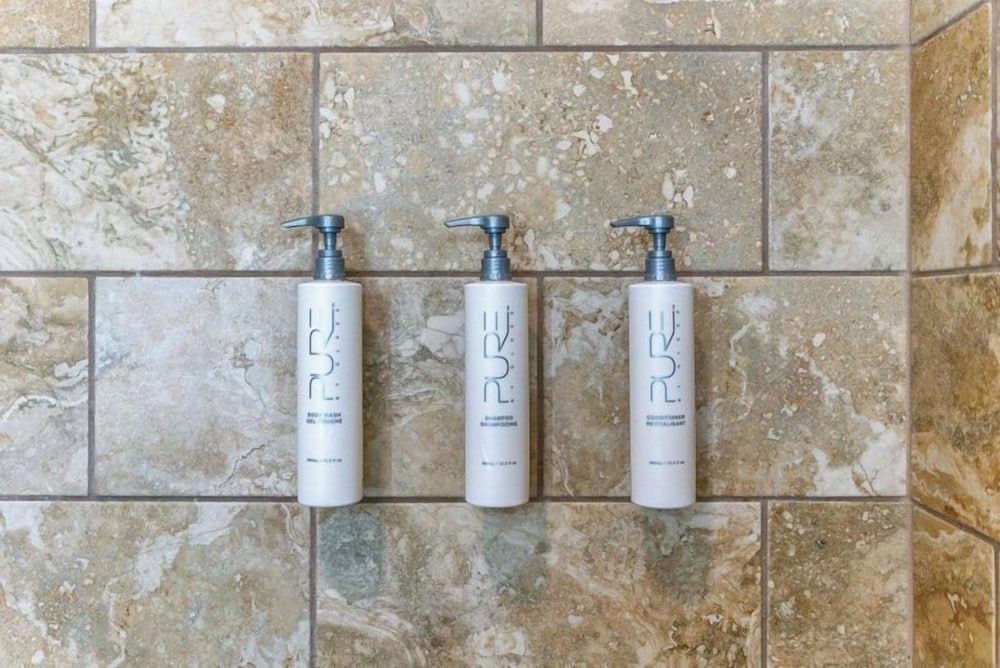 Waterside Suites & Marina Deluxe Suite, 1 King Bed, Non Smoking, Balcony 7