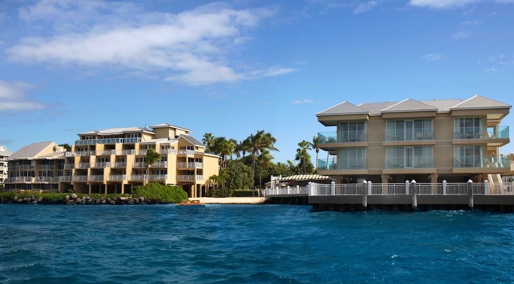 undefined Pier House Resort & Spa 9