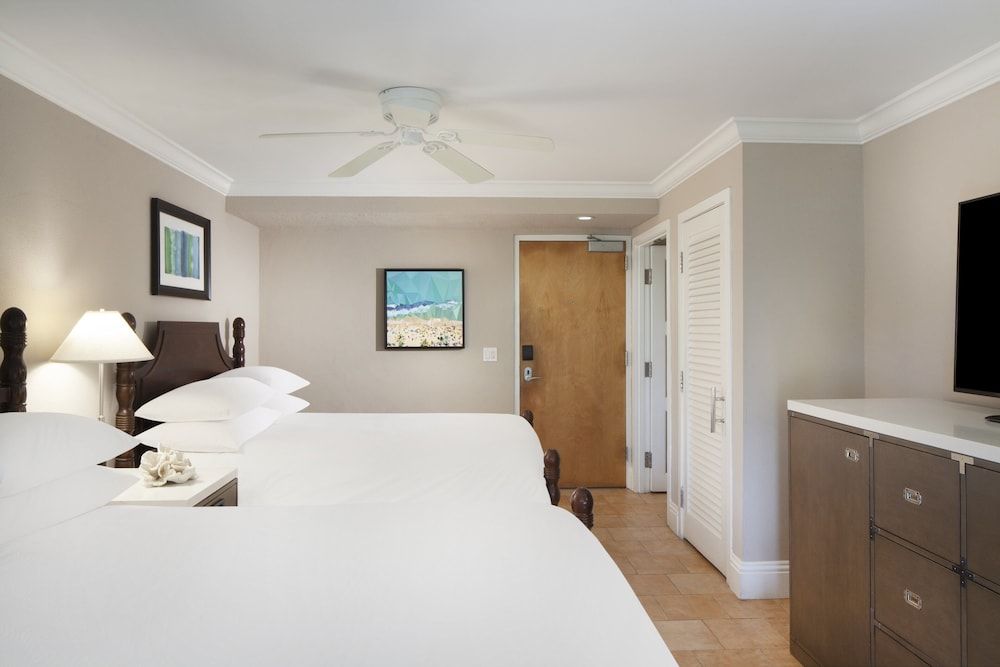 Pier House Resort & Spa