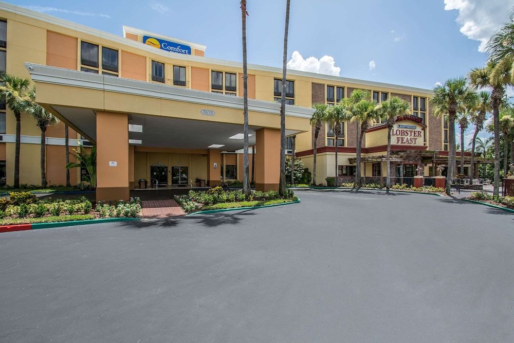 undefined Comfort Inn & Suites Kissimmee by the Parks 10