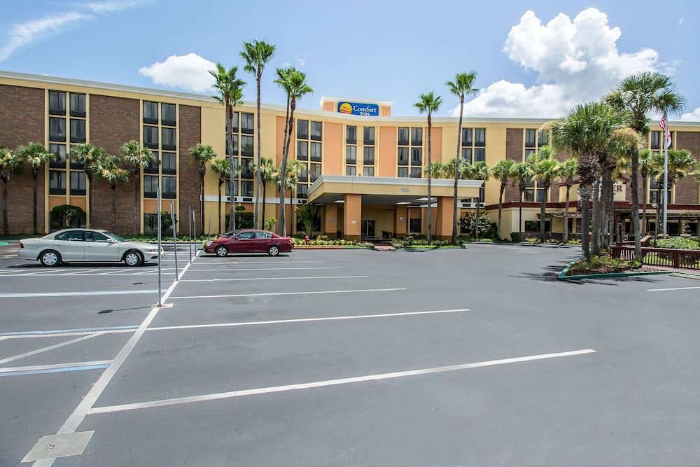 undefined Comfort Inn & Suites Kissimmee by the Parks 8