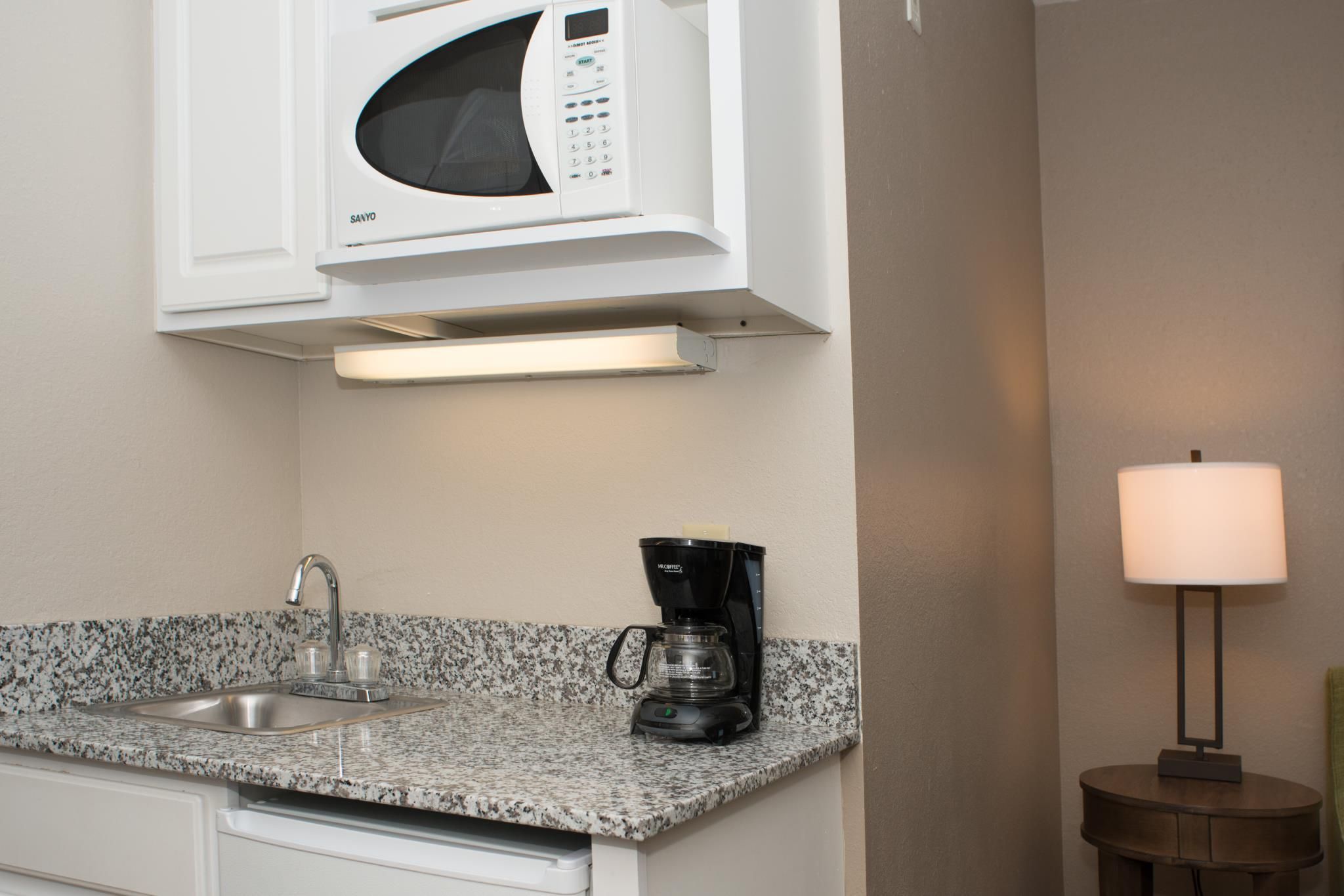 2 Queen Beds, Suite, Nonsmoking