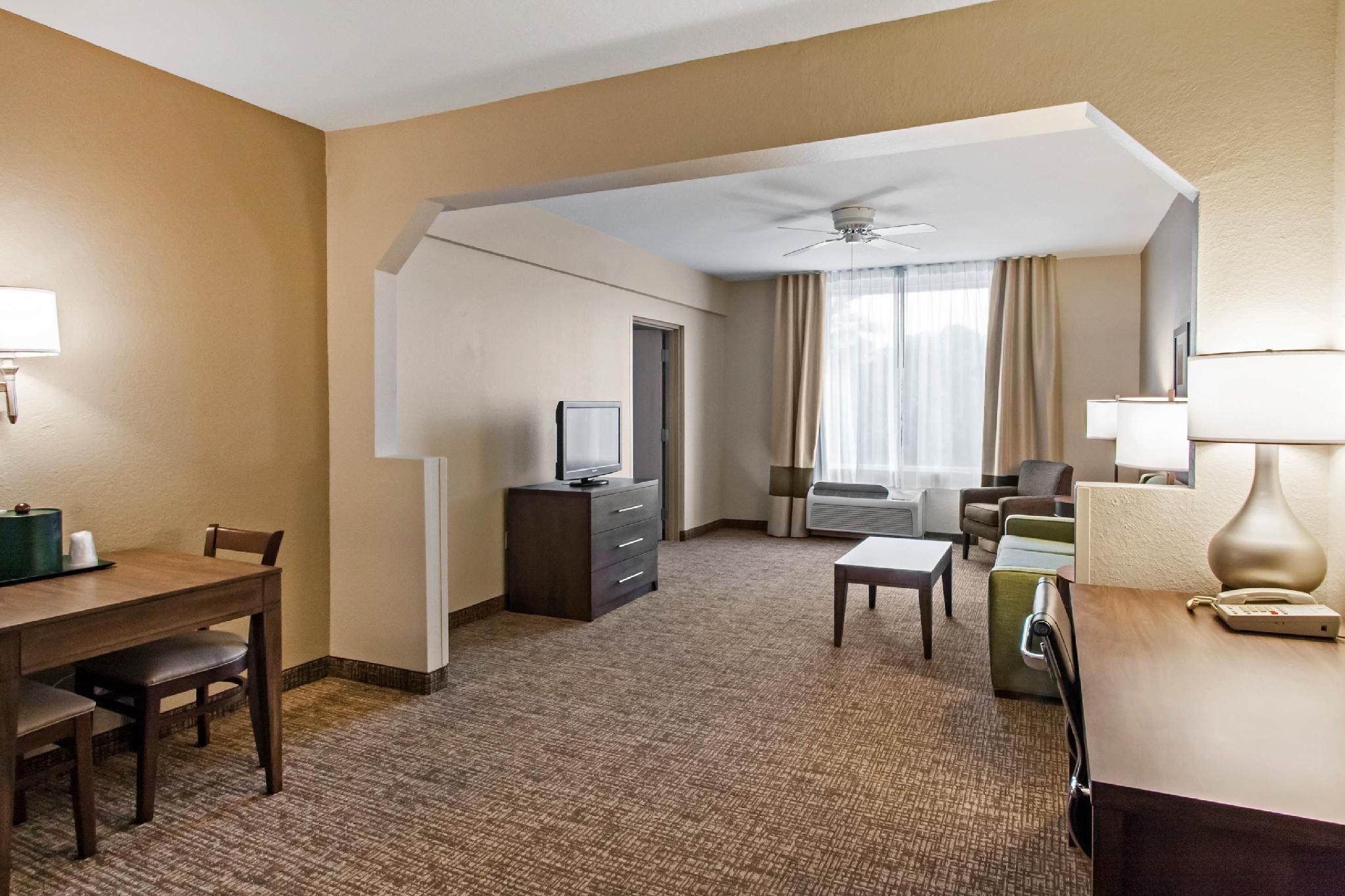 1 King Bed, Suite, Nonsmoking, Upgrade