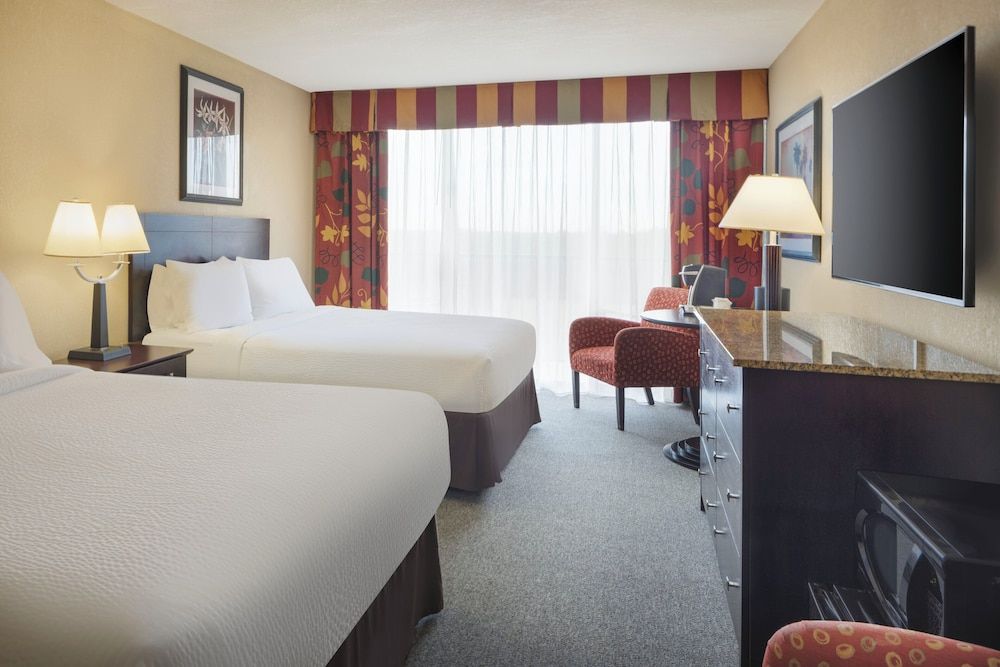 Holiday Inn & Suites Orlando SW - Celebration Area by IHG Standard Room, 2 Queen Beds 3