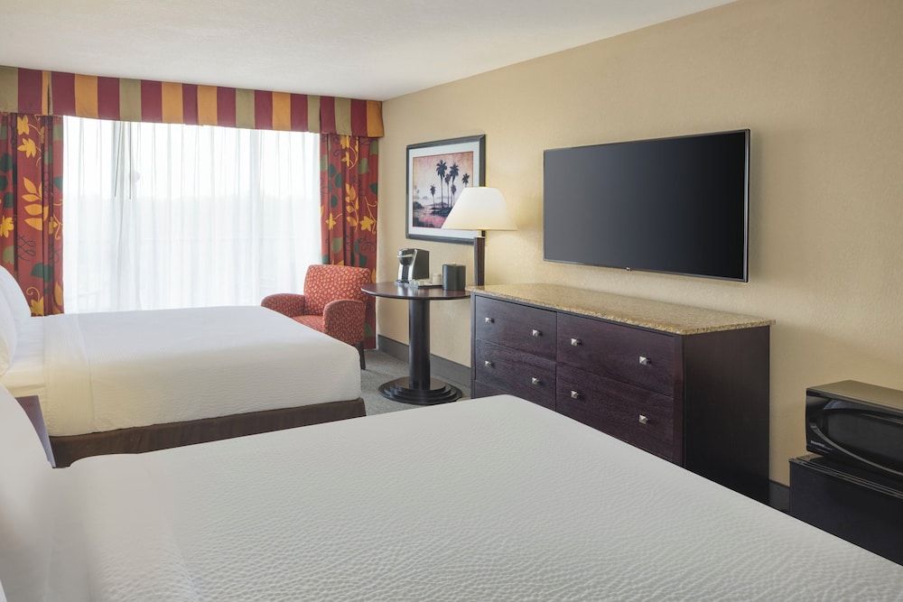 Holiday Inn & Suites Orlando SW - Celebration Area by IHG Standard Room, 2 Queen Beds 2
