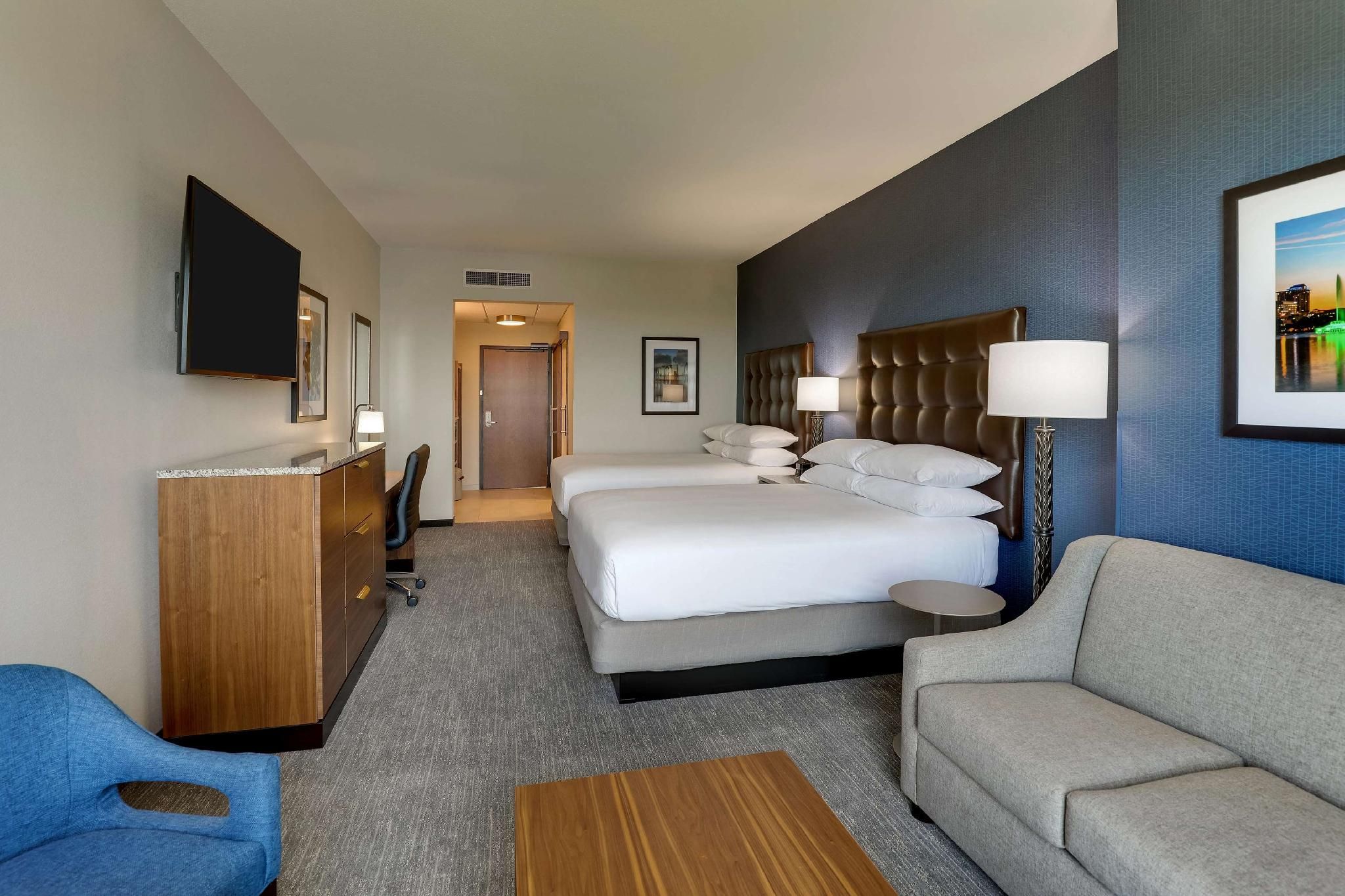 2 Queen Beds with Sofa Sleeper, View, Hearing Accessible