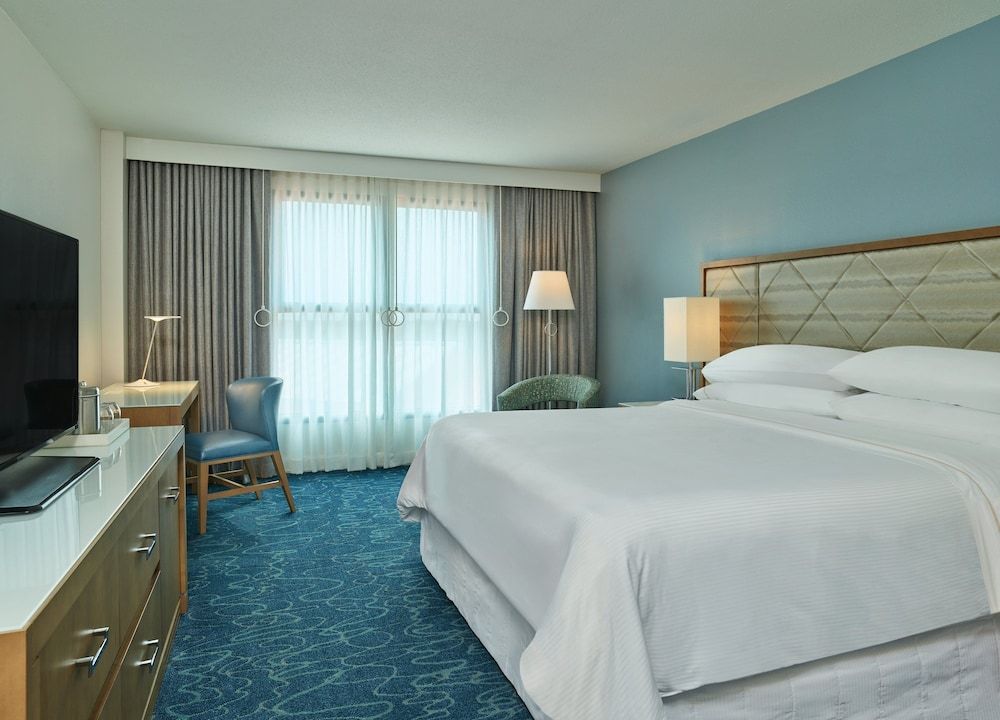 Walt Disney World Dolphin Traditional Room, 1 King Bed with Sofa bed, Resort View 2