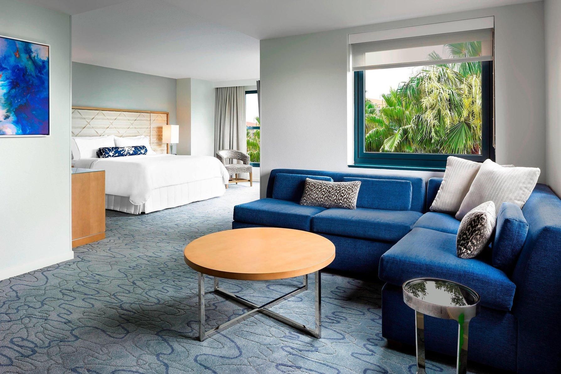 Alcove, Larger Guest room, 1 King, Sofa bed