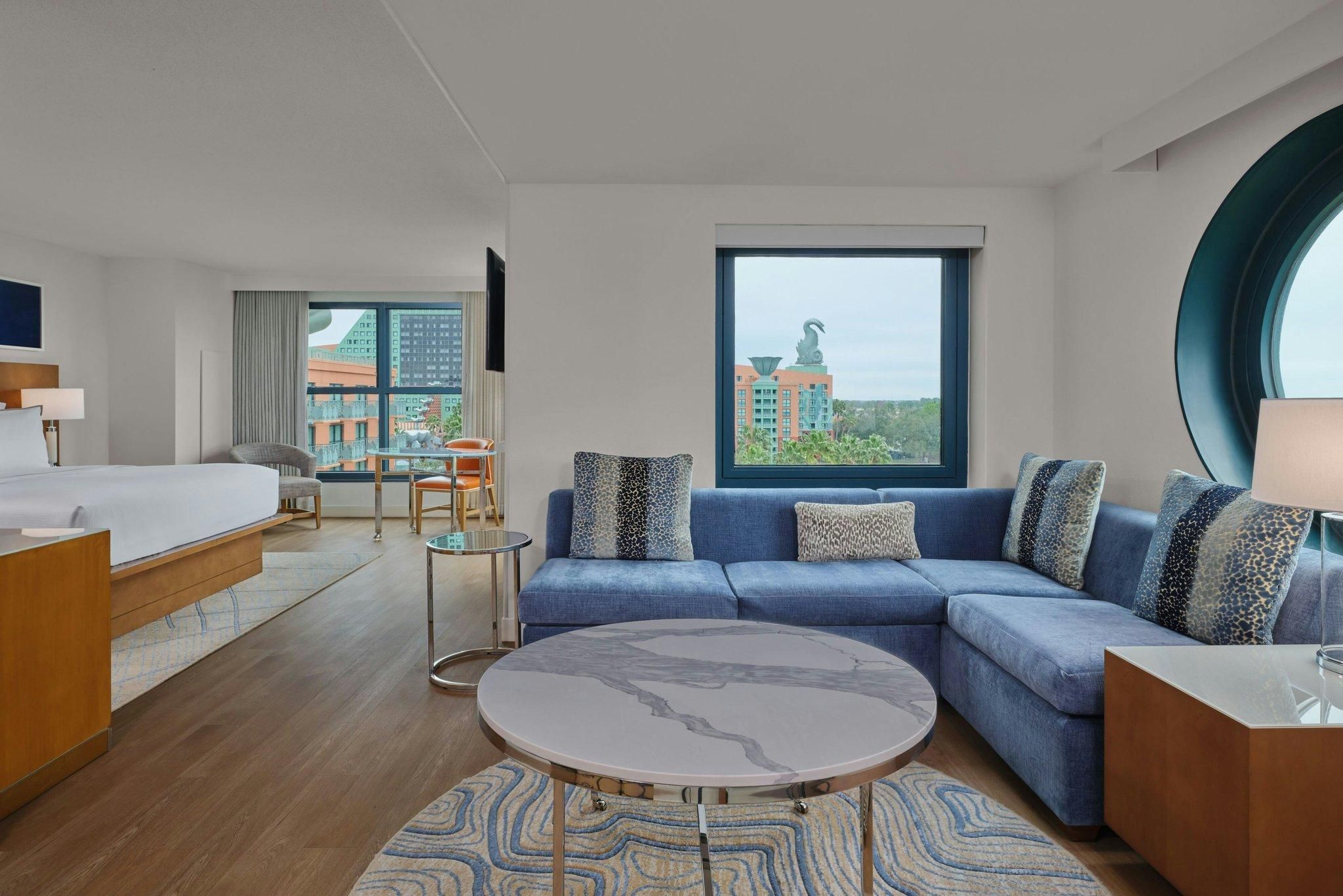 Deluxe Alcove, Larger Guest room, 1 King, Sofa bed, Balcony