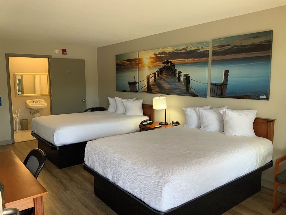 Room, 2 Queen Beds, Accessible, Bathtub (Mobility/Hearing, Grab bars)