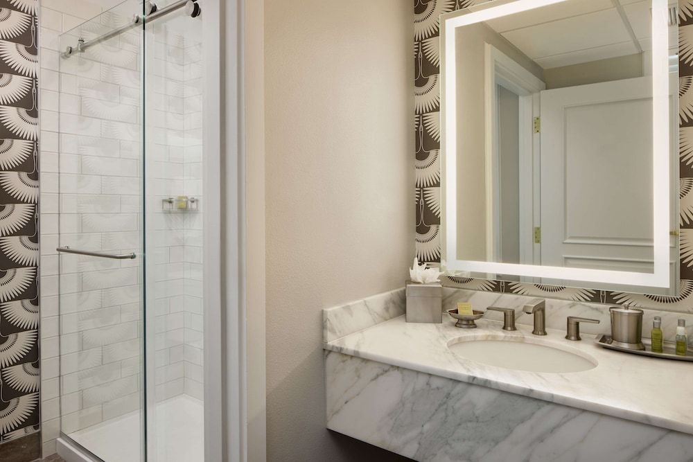 Suite, 1 Bedroom, Lake View