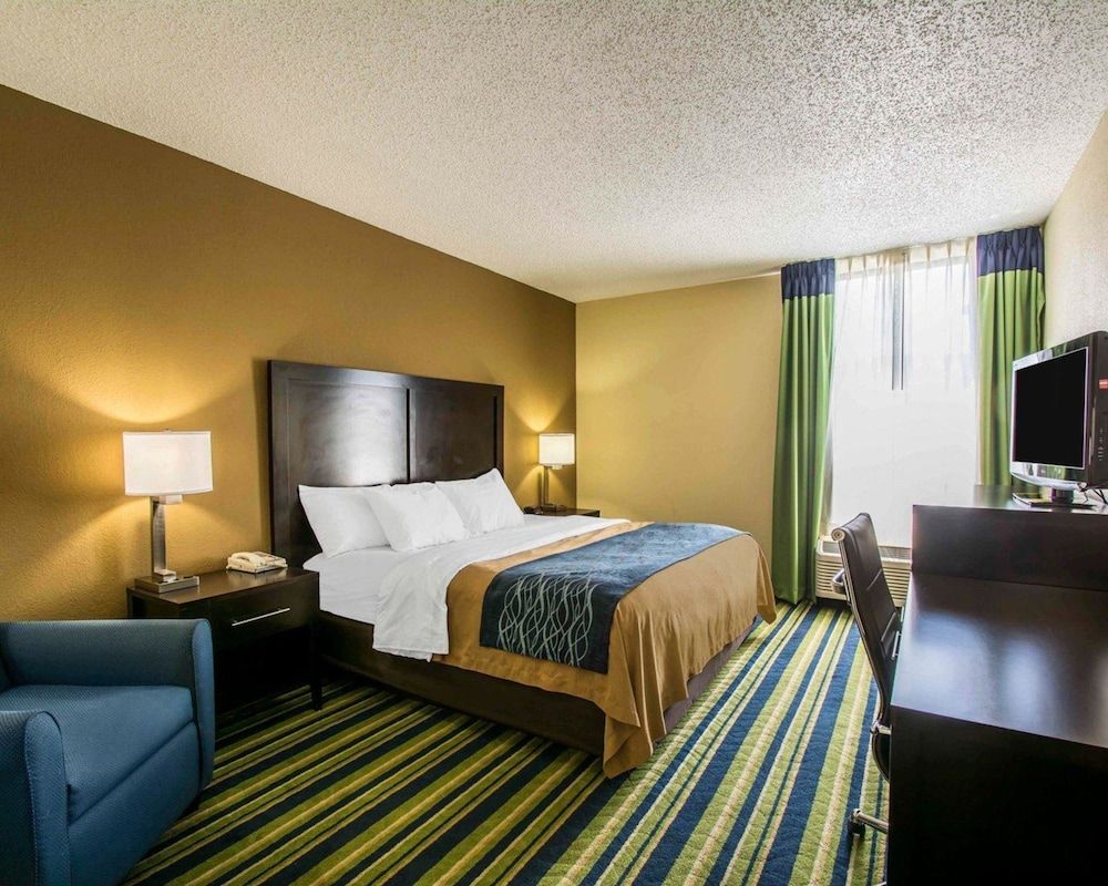 Suite, 1 King Bed, Non Smoking