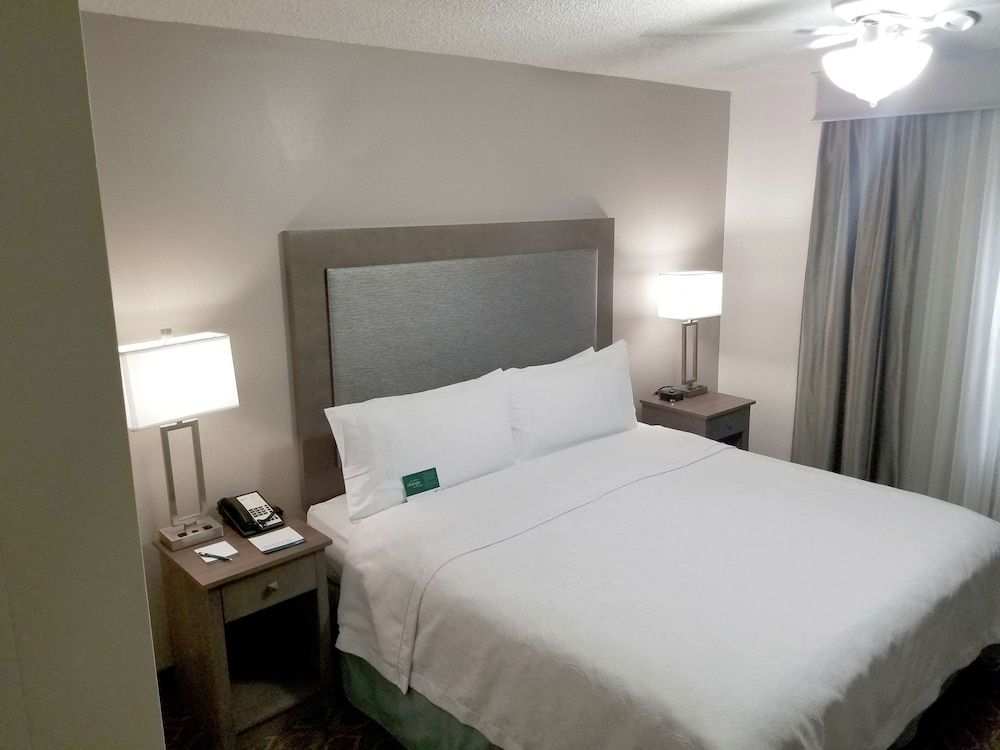Suite, 1 King Bed, Accessible (Hearing)