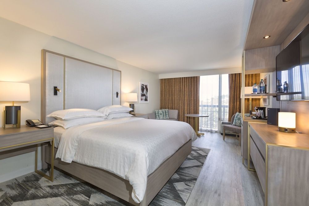 Club Room, 1 King Bed, Non Smoking