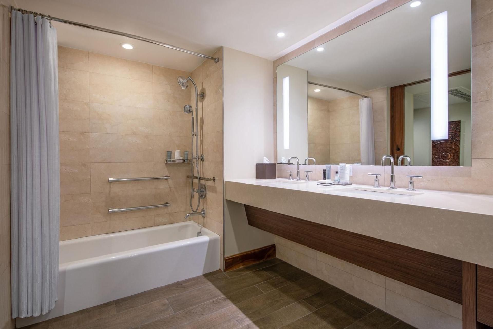 Queen Room with Two Queen Beds, Balcony and Tropical View - Hearing Accessible