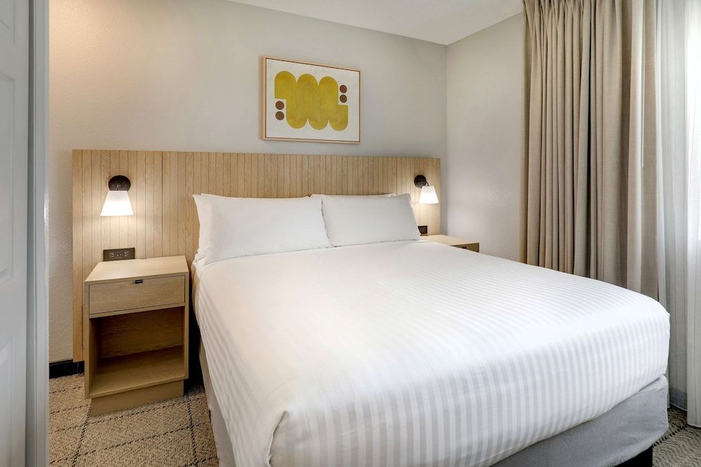 undefined Sonesta Simply Suites Miami Airport Doral 9