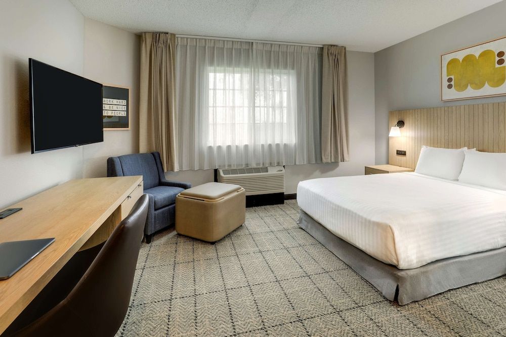 undefined Sonesta Simply Suites Miami Airport Doral 4