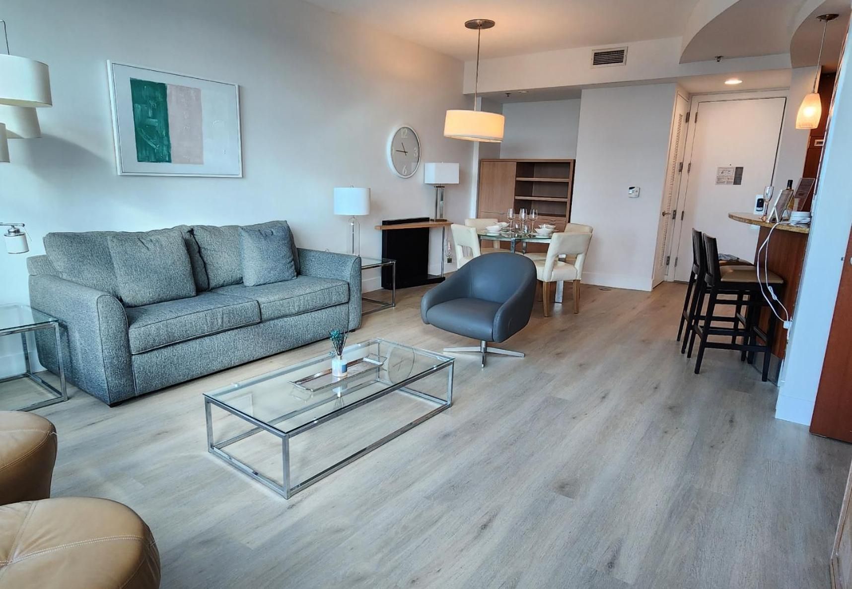 Apartment with City View