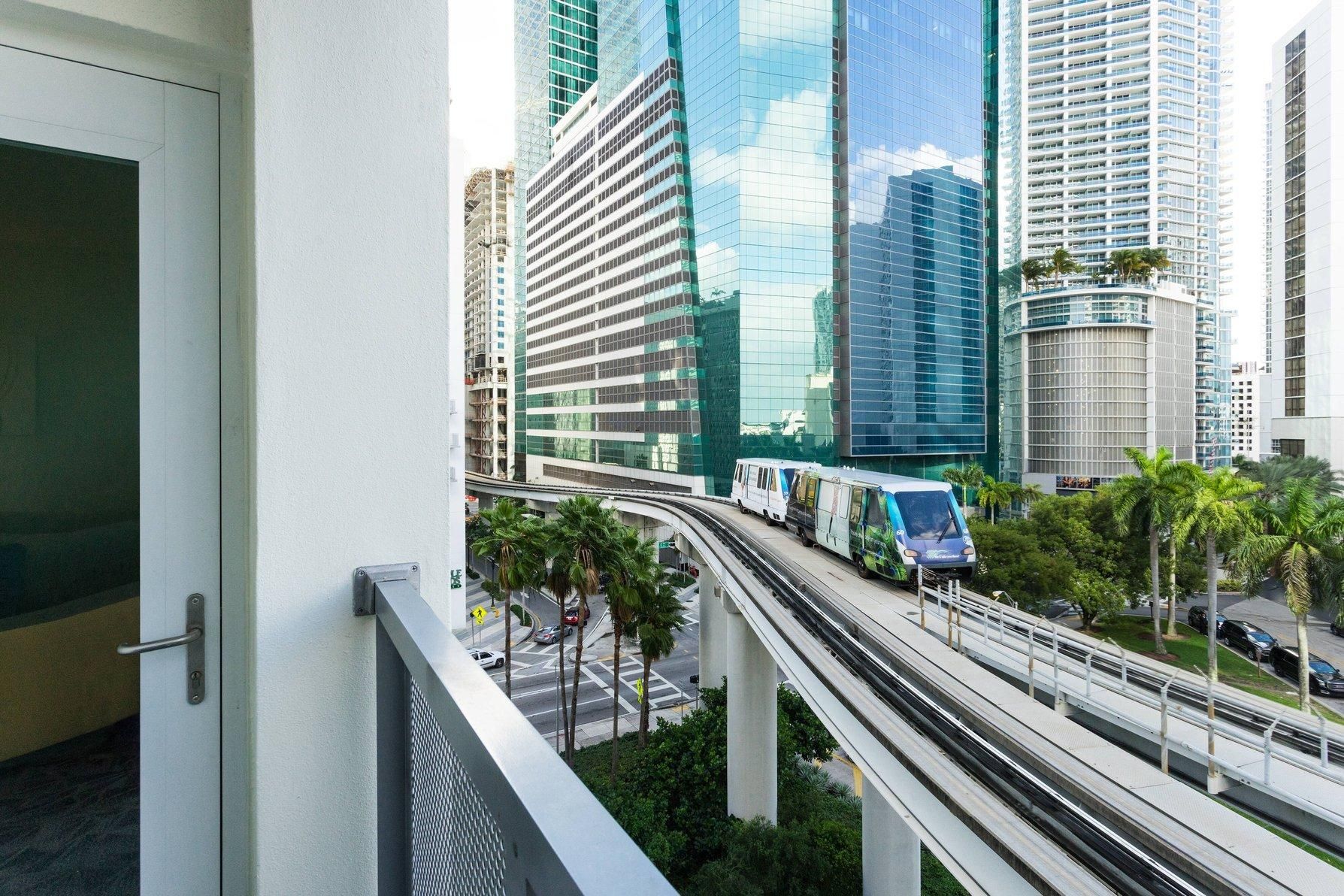 undefined Courtyard by Marriott Miami Downtown 6