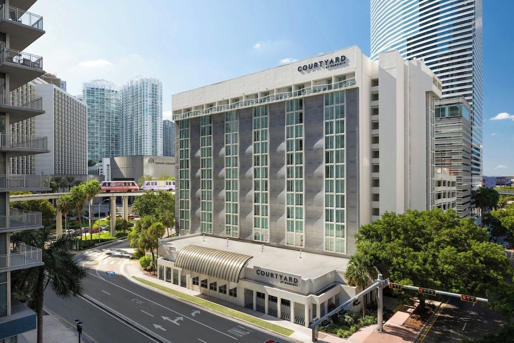 undefined Courtyard by Marriott Miami Downtown 3