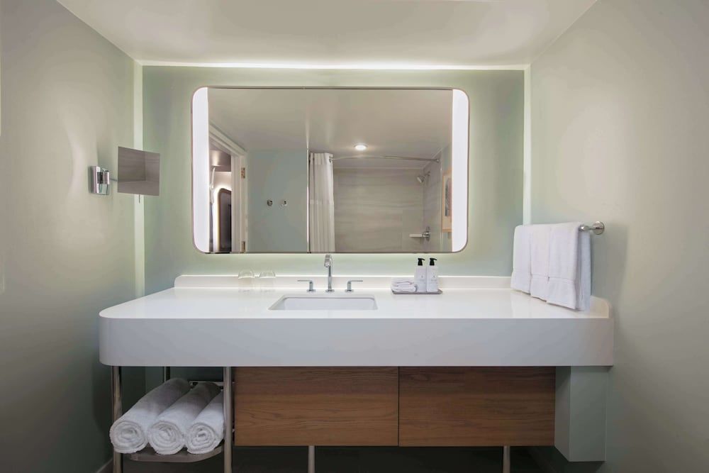 undefined Sonesta Miami Airport 9