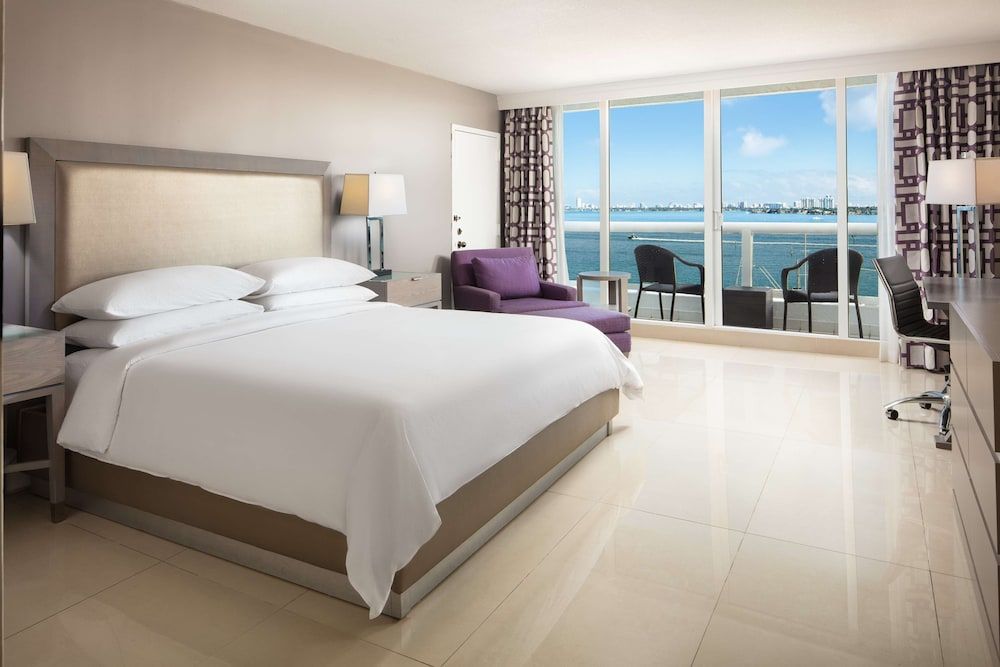 Room, 1 King Bed, Balcony, Bay View