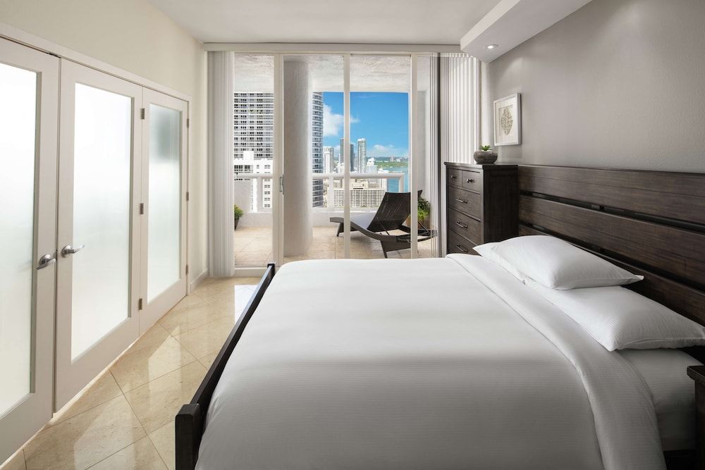Penthouse, 4 Bedrooms (Condo)