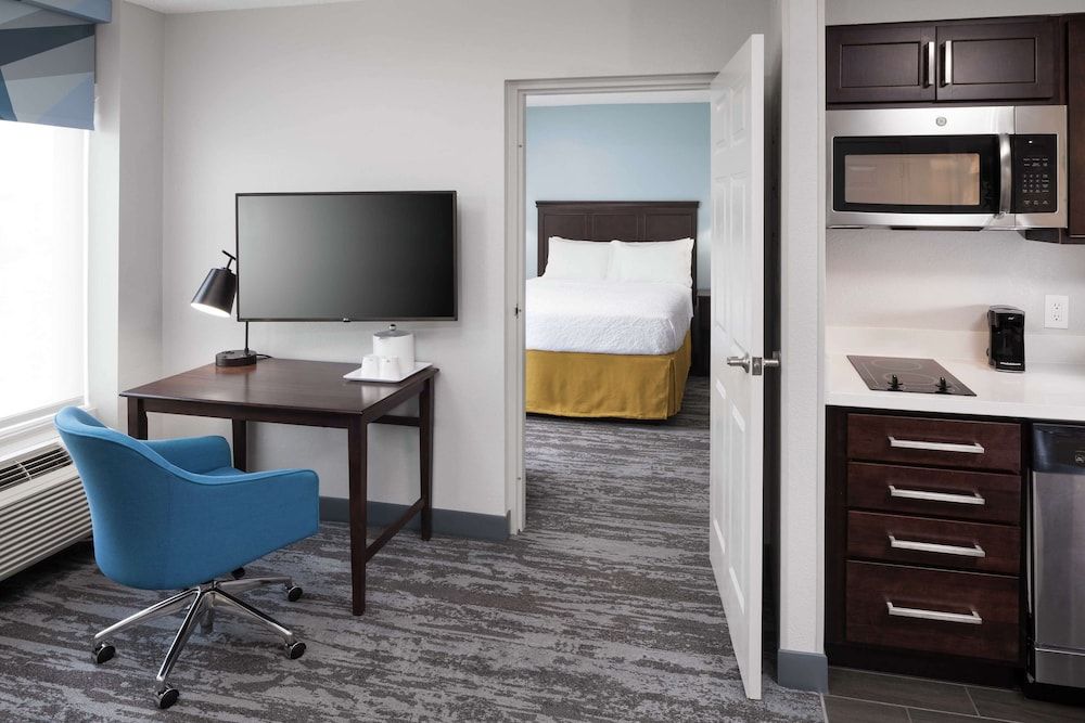undefined Hampton Inn & Suites by Hilton Miami-Doral/Dolphin Mall 4