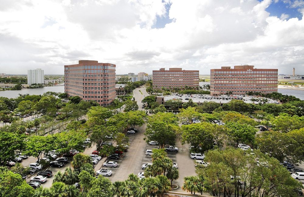 Hilton Miami Airport Blue Lagoon Room, 2 Queen Beds, Accessible (Roll-in Shower) 3